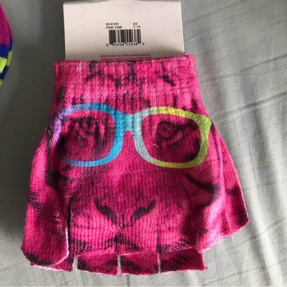 NWT Xhilaration Bundle of monkey socks and flip over gloves